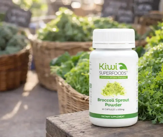 Fresh broccoli sprouts and green powder for a best sulforaphane supplement NZ guide by Kiwi Superfoods NZ